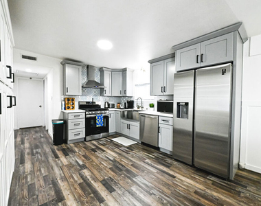 11839 205th Street - Photo Thumbnail 16