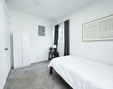 11839 205th Street - Photo Thumbnail 4