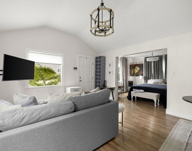 306 W Plymouth - Photo Thumbnail 5