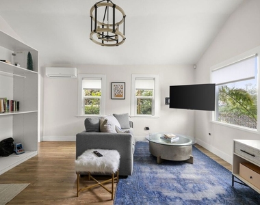 306 W Plymouth - Photo Thumbnail 3