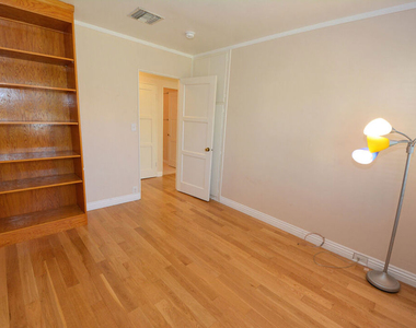 12944 Haynes Street - Photo Thumbnail 15