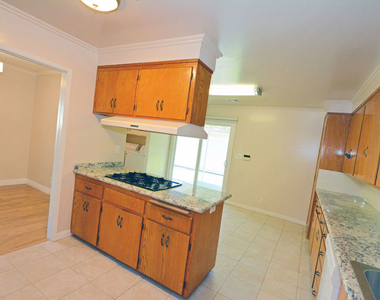 12944 Haynes Street - Photo Thumbnail 12