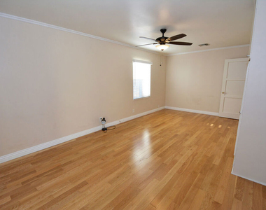 12944 Haynes Street - Photo Thumbnail 22