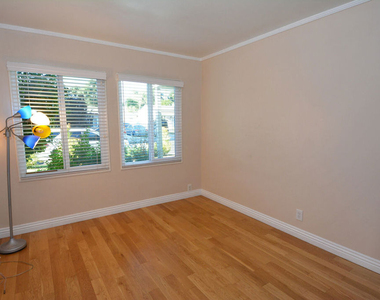 12944 Haynes Street - Photo Thumbnail 13