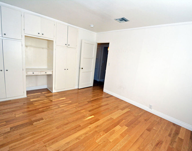 12944 Haynes Street - Photo Thumbnail 18