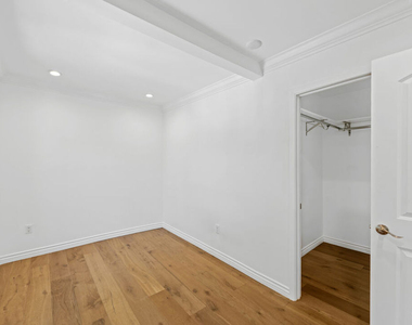 406 N Benton Way - Photo Thumbnail 12