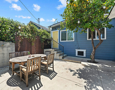 406 N Benton Way - Photo Thumbnail 16