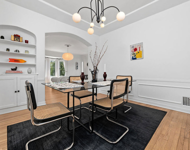 1270 N Hayworth Avenue - Photo Thumbnail 6