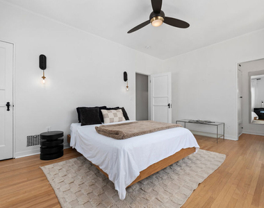 1270 N Hayworth Avenue - Photo Thumbnail 13