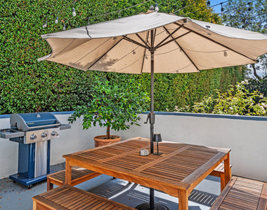 1270 N Hayworth Avenue - Photo Thumbnail 22