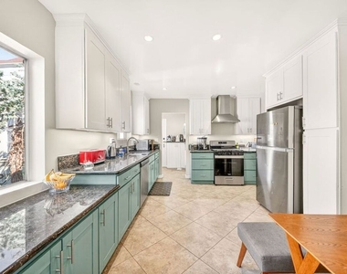 9928 Robbins Drive - Photo Thumbnail 27