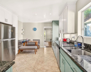9928 Robbins Drive - Photo Thumbnail 28