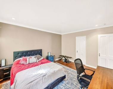 9928 Robbins Drive - Photo Thumbnail 48