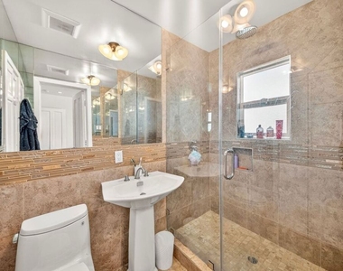 9928 Robbins Drive - Photo Thumbnail 41