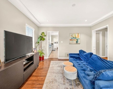 9928 Robbins Drive - Photo Thumbnail 19