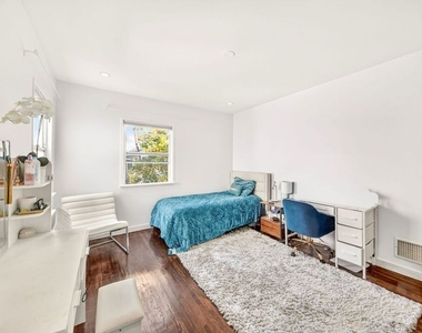 9928 Robbins Drive - Photo Thumbnail 45
