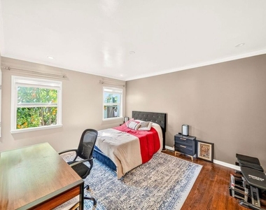 9928 Robbins Drive - Photo Thumbnail 47