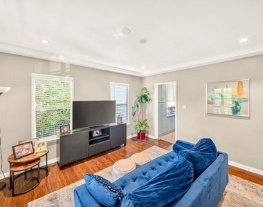 9928 Robbins Drive - Photo Thumbnail 16