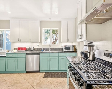 9928 Robbins Drive - Photo Thumbnail 26