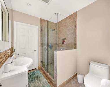 9928 Robbins Drive - Photo Thumbnail 46