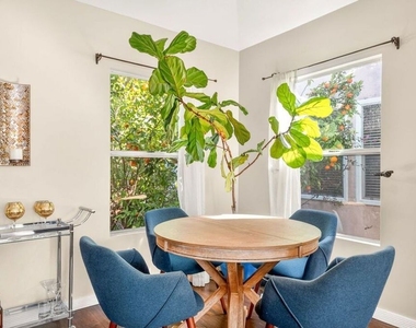 9928 Robbins Drive - Photo Thumbnail 18