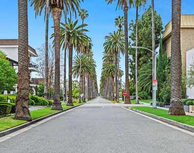 136 S Palm Drive - Photo Thumbnail 17