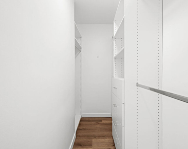 136 S Palm Drive - Photo Thumbnail 15