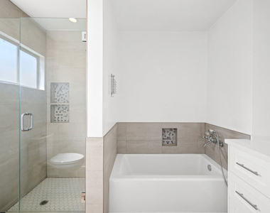 136 S Palm Drive - Photo Thumbnail 13