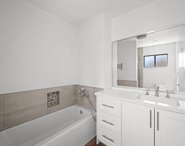 136 S Palm Drive - Photo Thumbnail 14