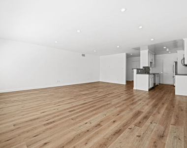 136 S Palm Drive - Photo Thumbnail 2