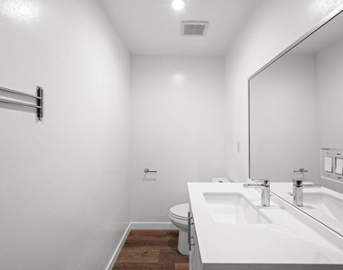 136 S Palm Drive - Photo Thumbnail 10