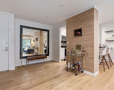 141 S Clark Drive - Photo Thumbnail 6