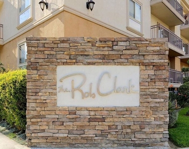 141 S Clark Drive - Photo Thumbnail 27