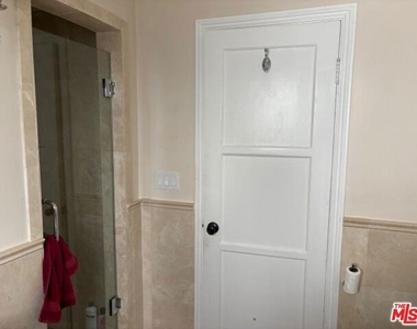 10328 Dunkirk Avenue - Photo Thumbnail 10