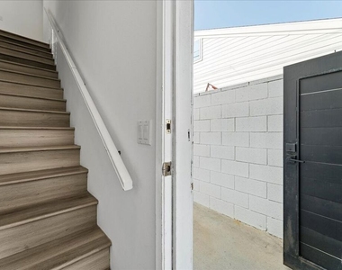 721 Beloit Avenue - Photo Thumbnail 14