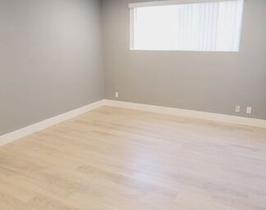1132 S Oakhurst - Photo Thumbnail 16