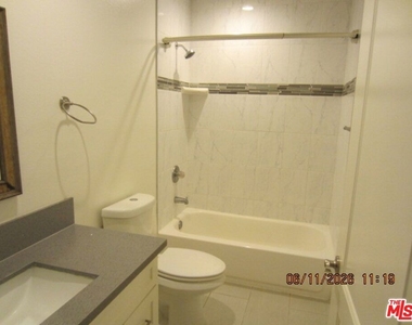 5235 Virginia Avenue - Photo Thumbnail 7