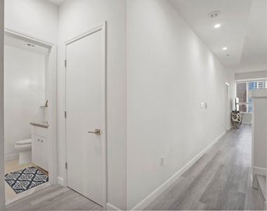 1100 Wilshire Boulevard - Photo Thumbnail 12