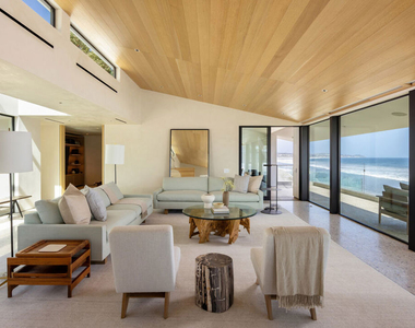 31388 Broad Beach Road - Photo Thumbnail 3