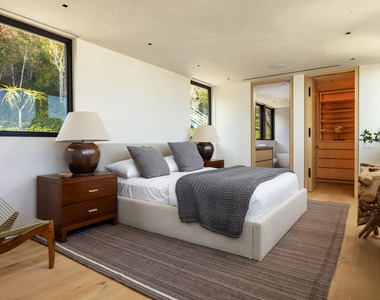 31388 Broad Beach Road - Photo Thumbnail 15