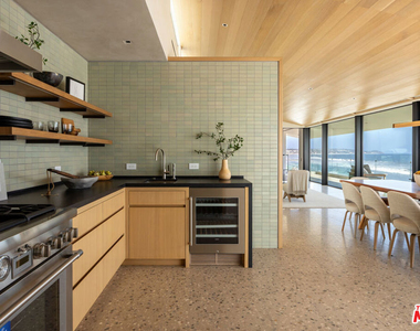 31388 Broad Beach Road - Photo Thumbnail 7