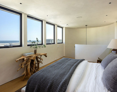 31388 Broad Beach Road - Photo Thumbnail 16