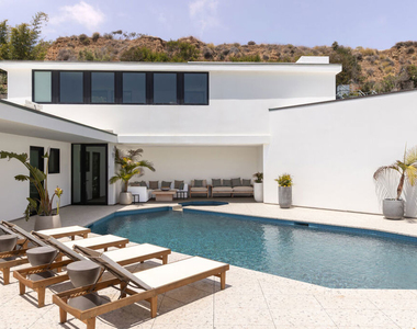 31388 Broad Beach Road - Photo Thumbnail 12