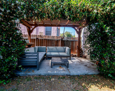 1159 S Hayworth Avenue - Photo Thumbnail 21