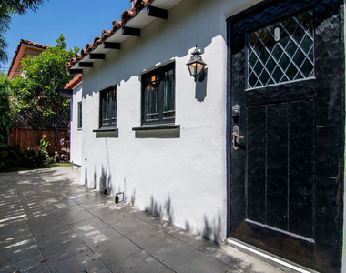 1159 S Hayworth Avenue - Photo Thumbnail 23