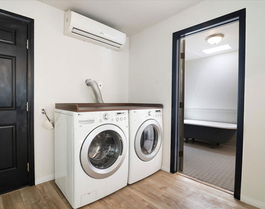 1159 S Hayworth Avenue - Photo Thumbnail 13