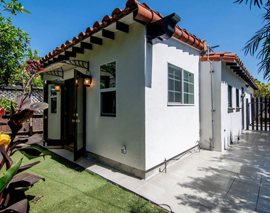 1159 S Hayworth Avenue - Photo Thumbnail 10