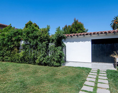 1159 S Hayworth Avenue - Photo Thumbnail 19