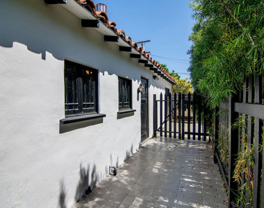 1159 S Hayworth Avenue - Photo Thumbnail 22