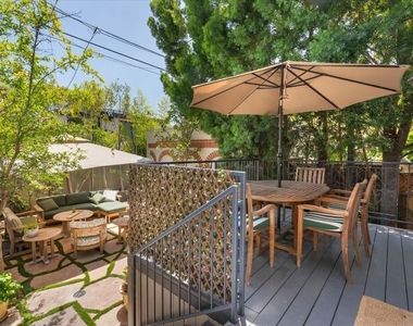 9002 Norma Place - Photo Thumbnail 15